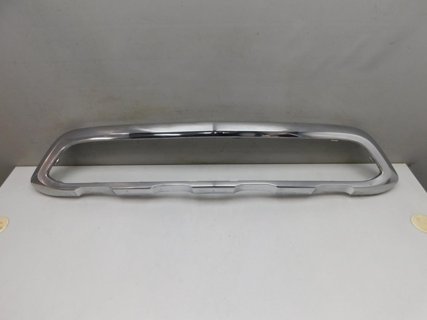 Накладка переднего бампера