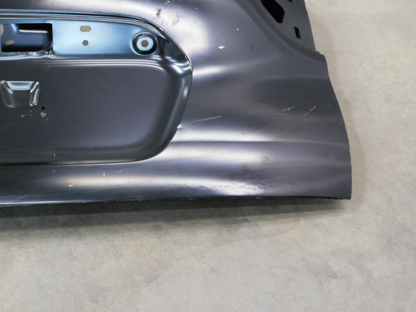 Дверь багажника