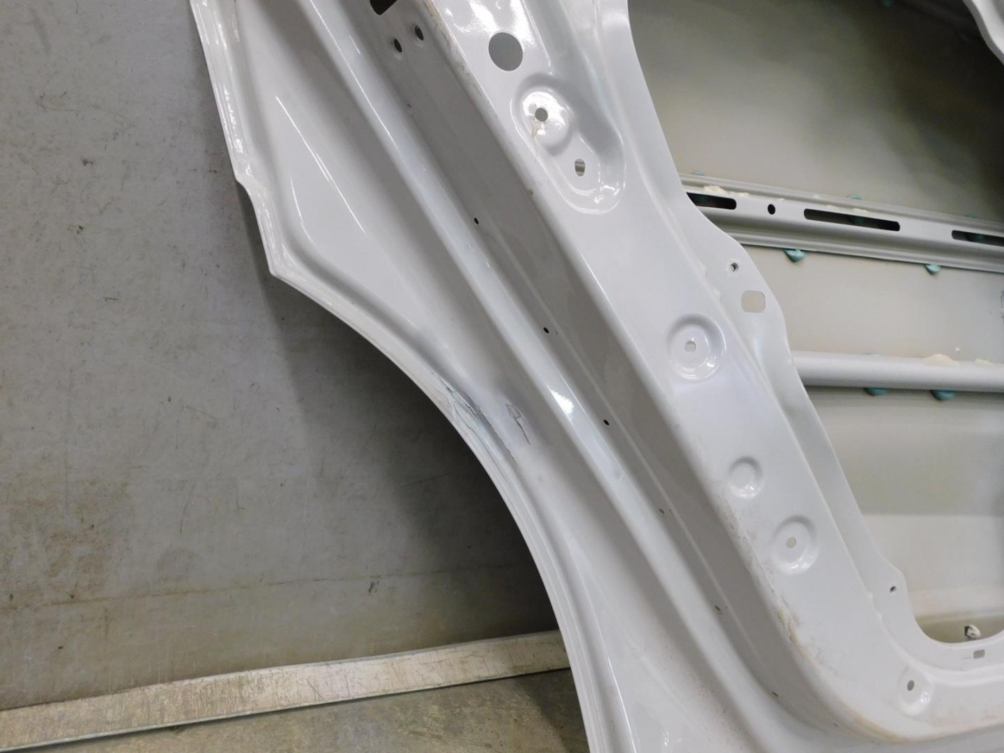 Дверь задняя левая