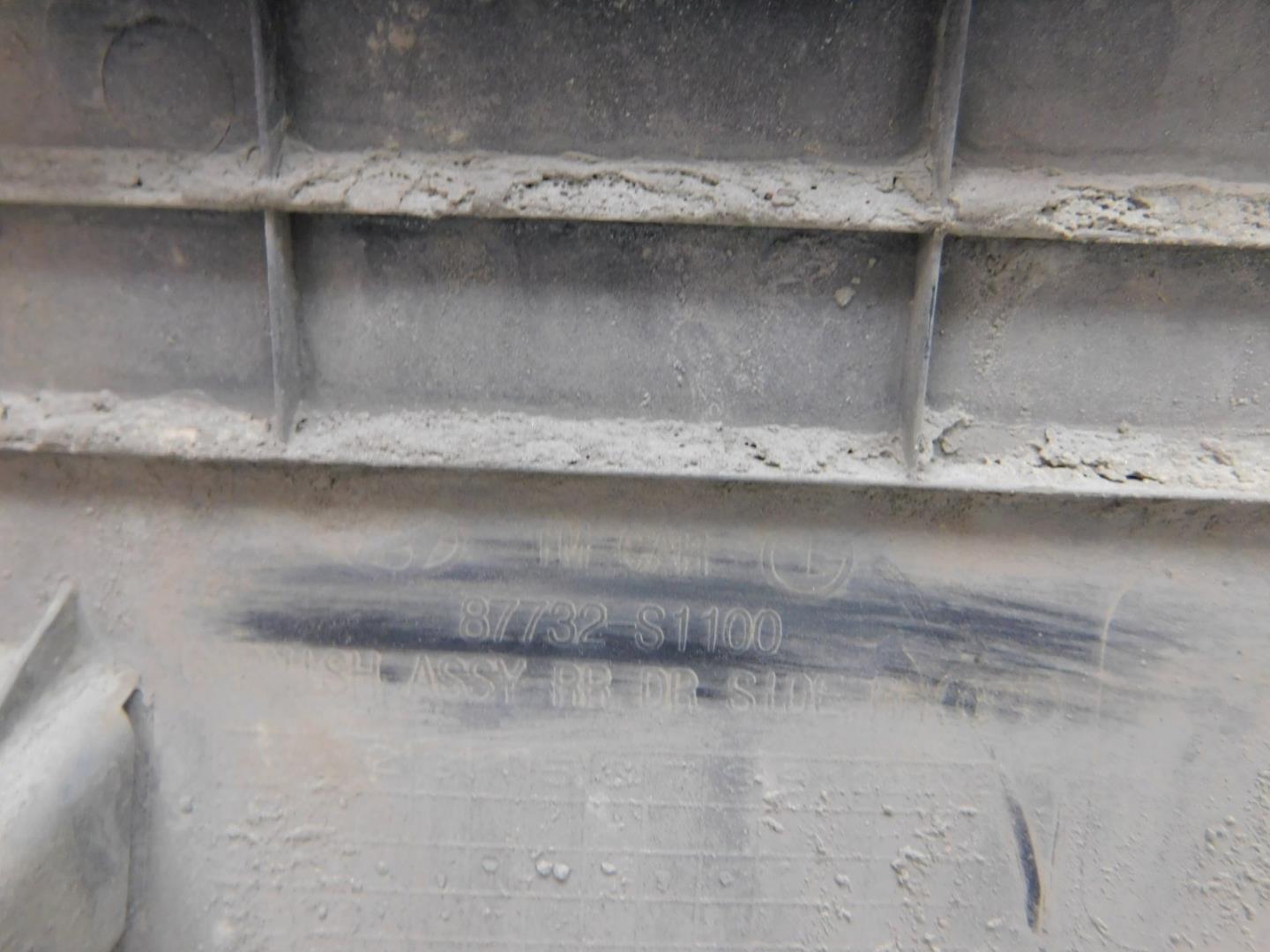 Накладка двери задней правой