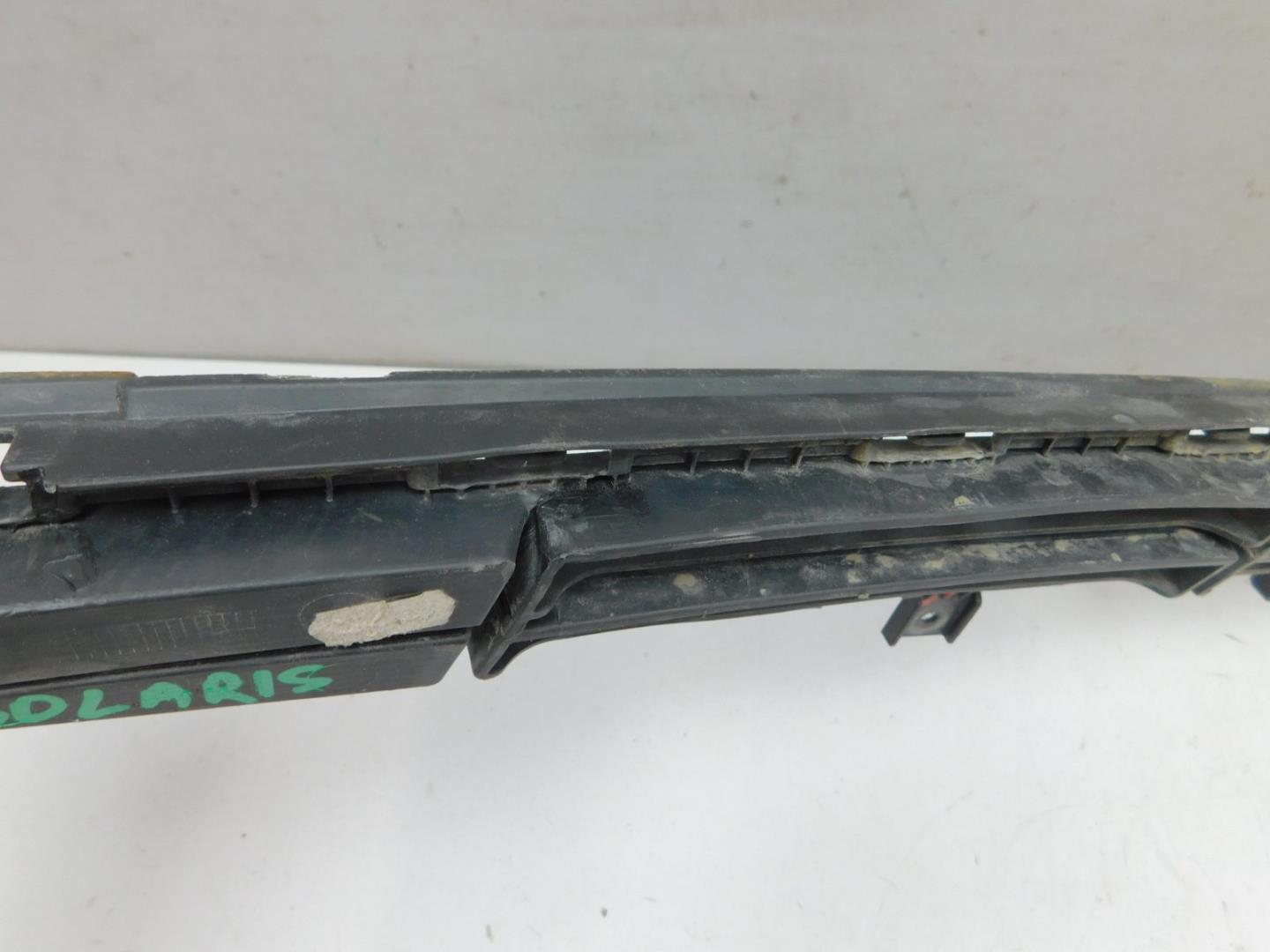 Решетка в бампер центральная