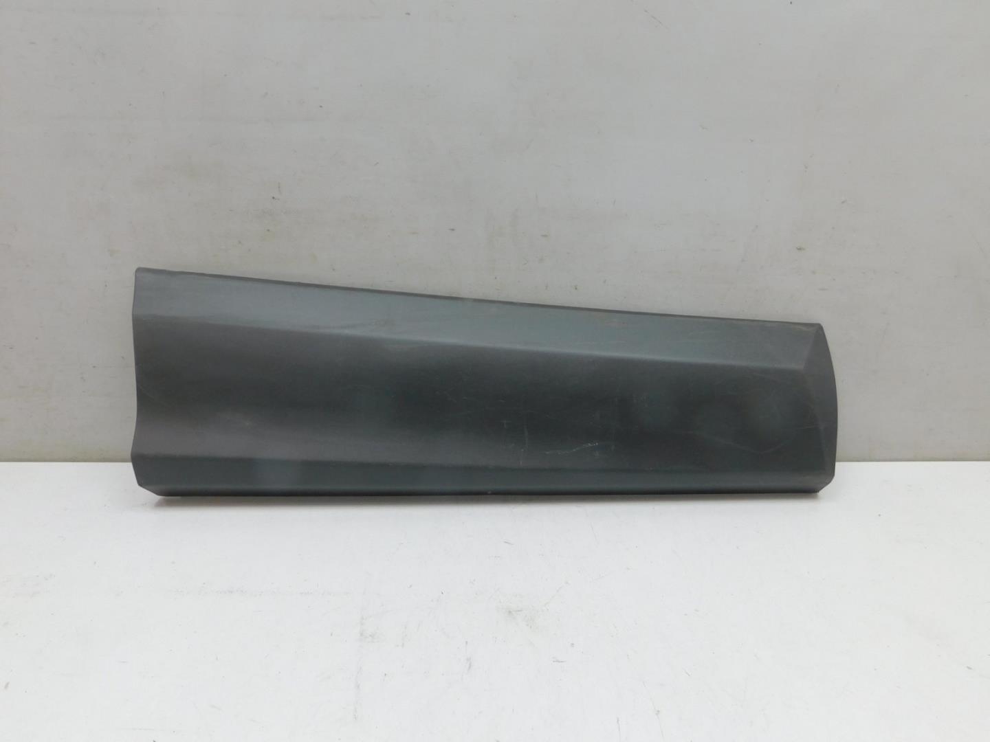 Накладка двери задней правой