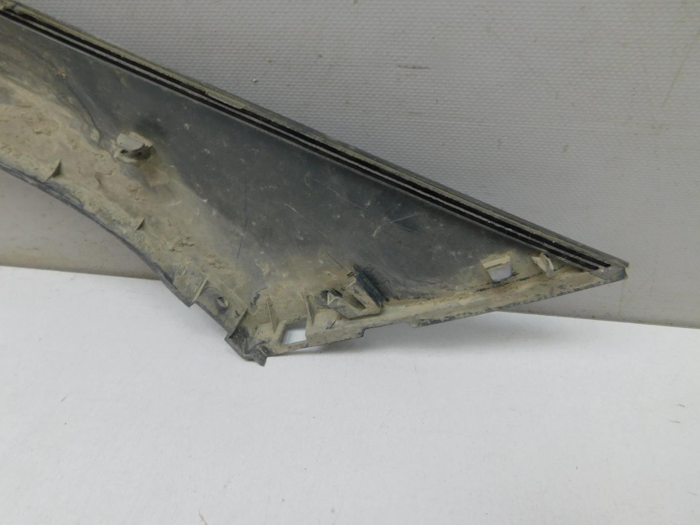 Накладка заднего крыла правого