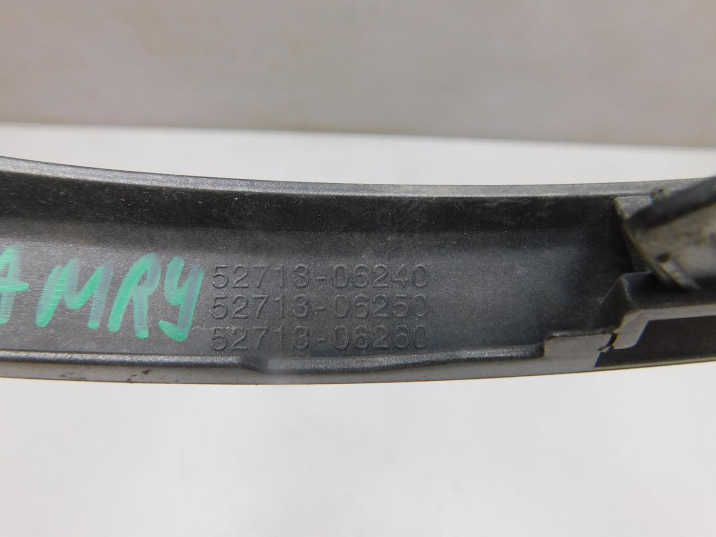 Молдинг переднего бампера