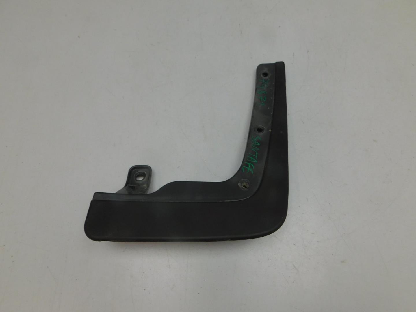 Брызговик передний левый