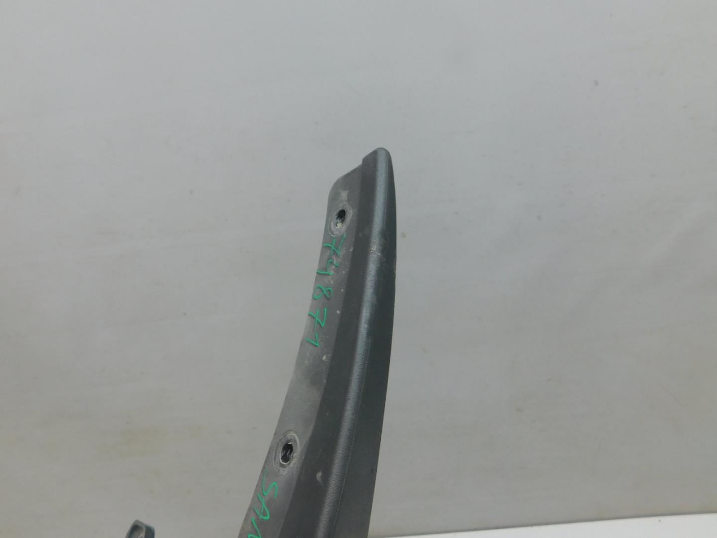 Брызговик передний левый