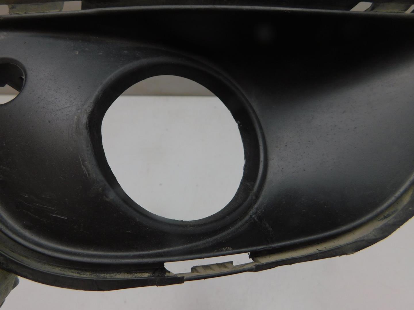 Решетка в бампер правая