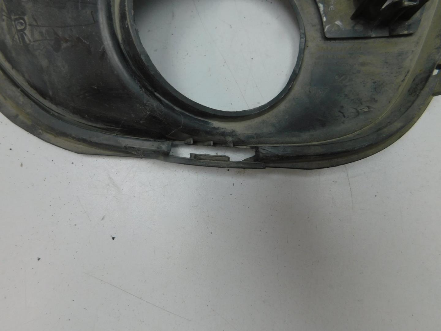 Решетка в бампер правая