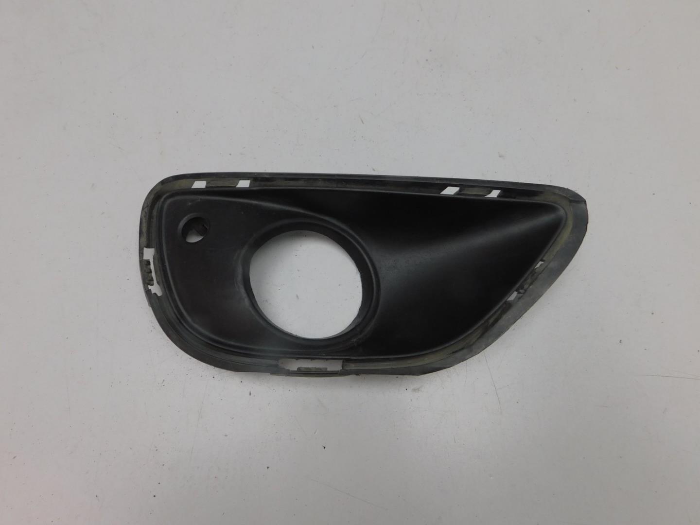 Решетка в бампер правая