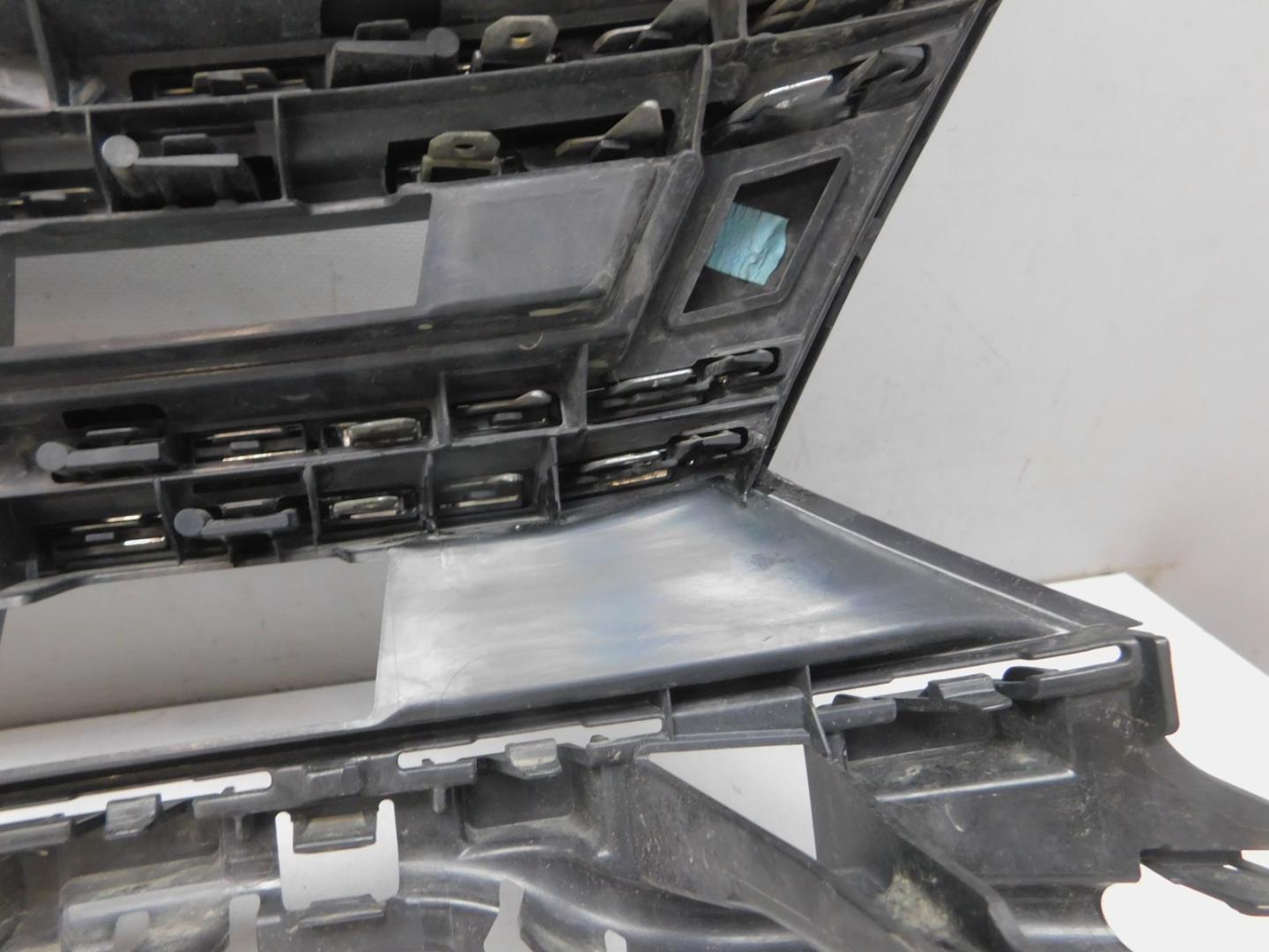 Решетка радиатора