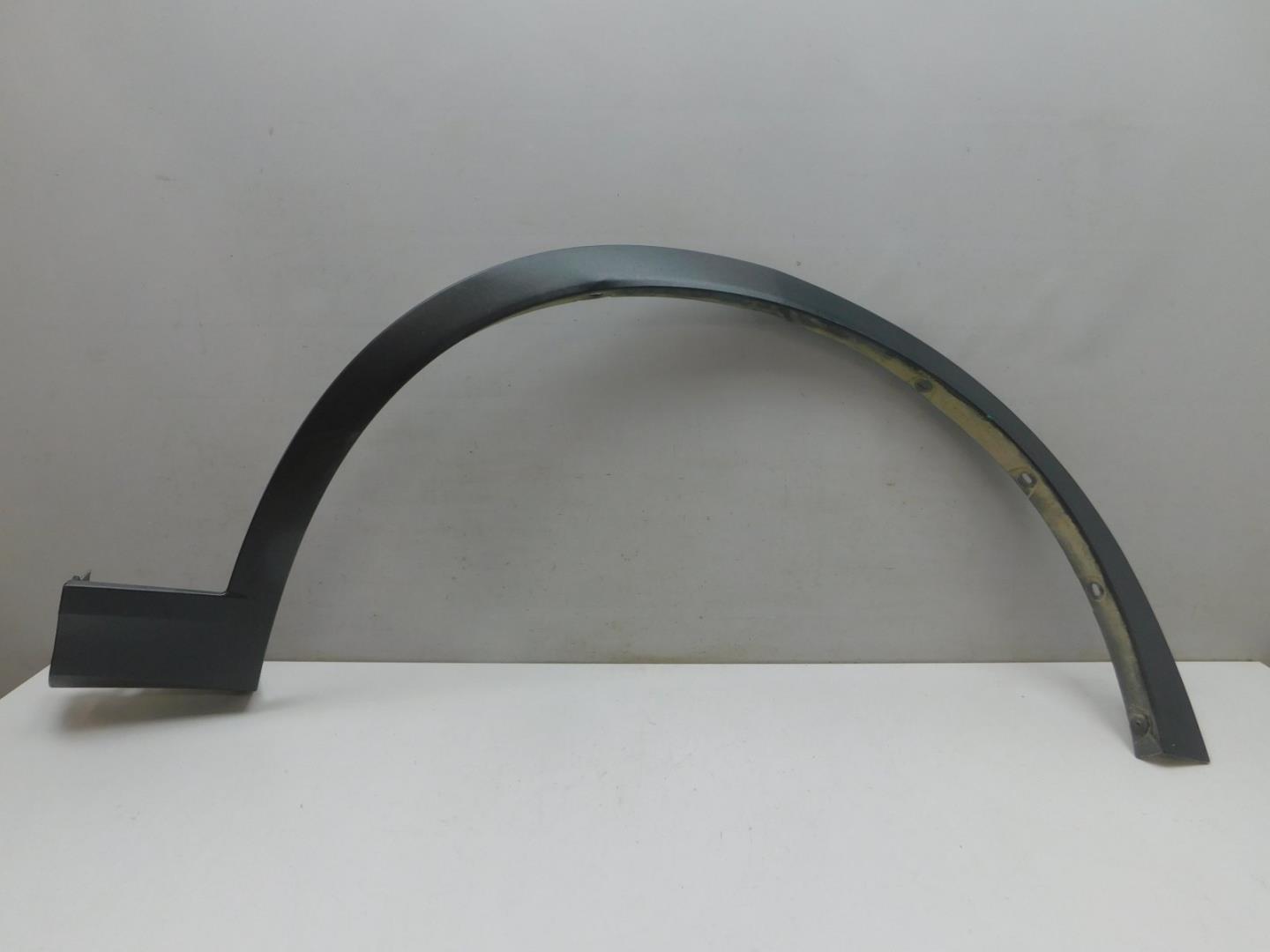 Накладка переднего крыла правого