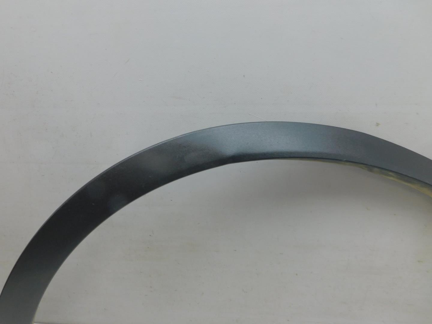 Накладка переднего крыла правого