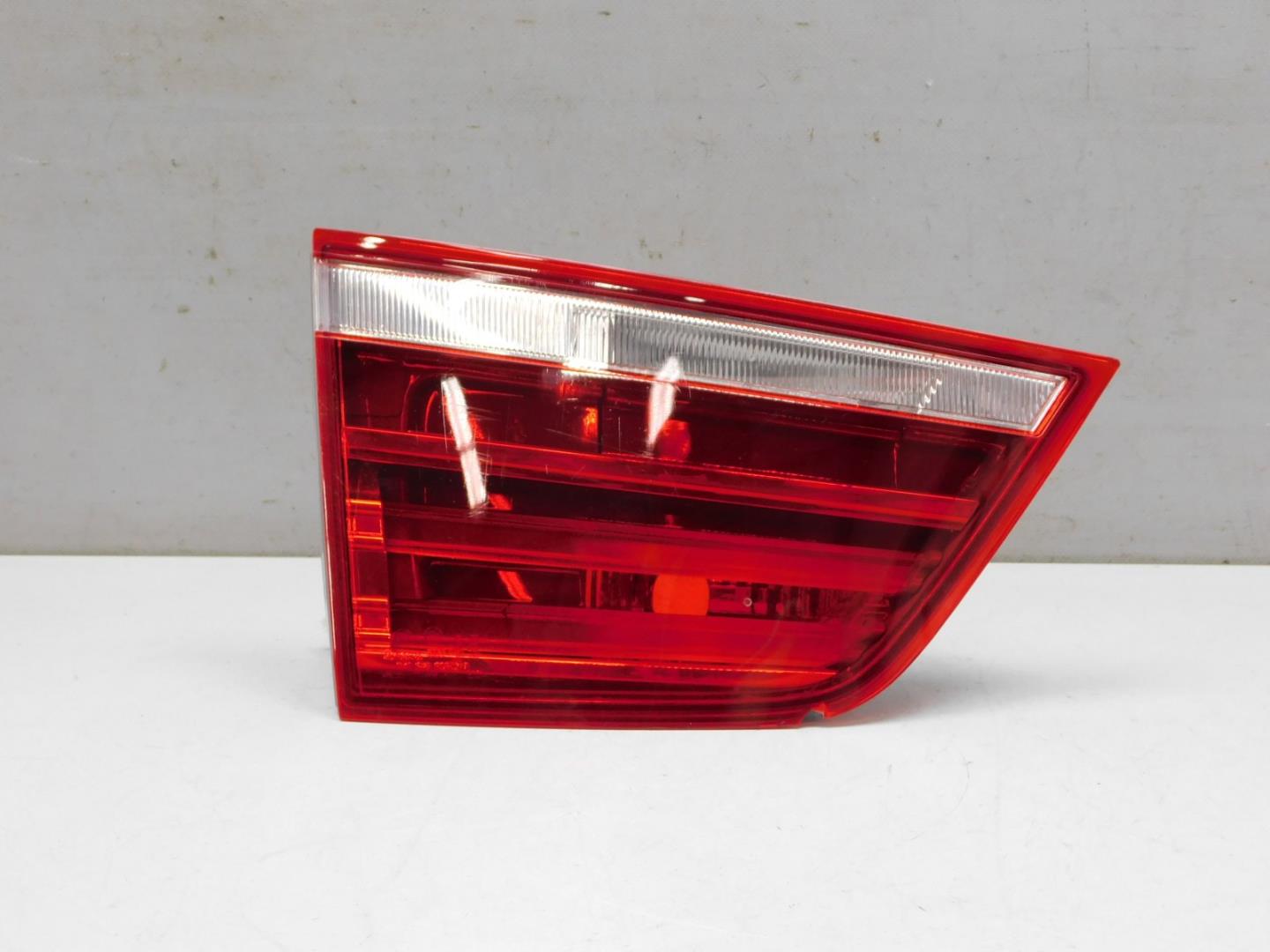 Фонарь задний внутренний левый