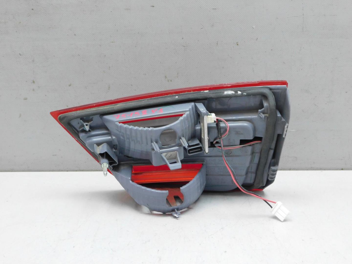 Фонарь задний внутренний левый