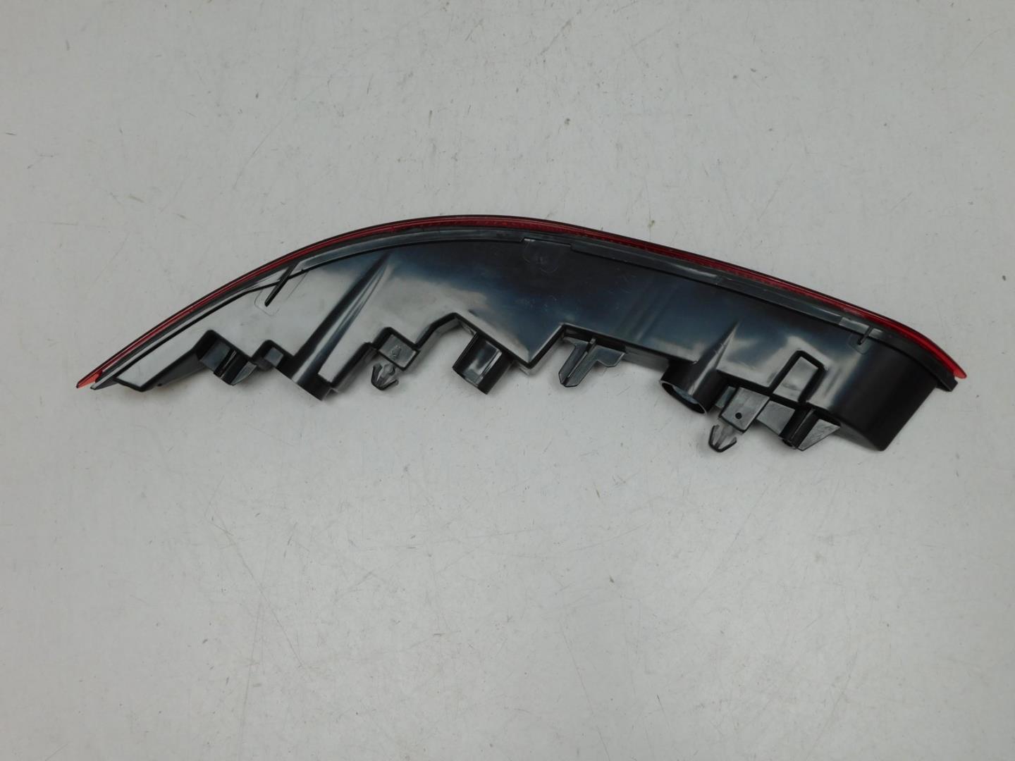 Фонарь задний в бампер левый