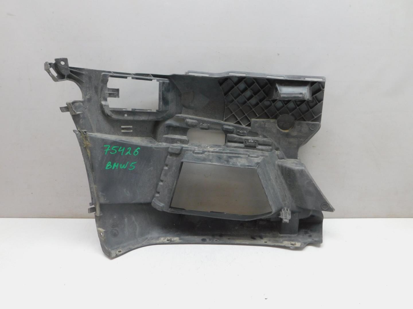 Кронштейн переднего бампера