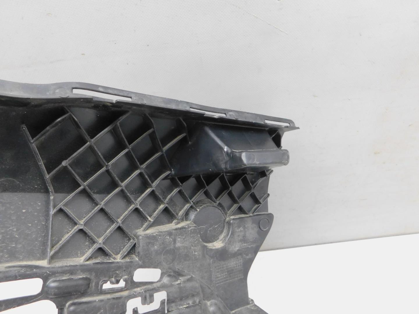 Кронштейн переднего бампера