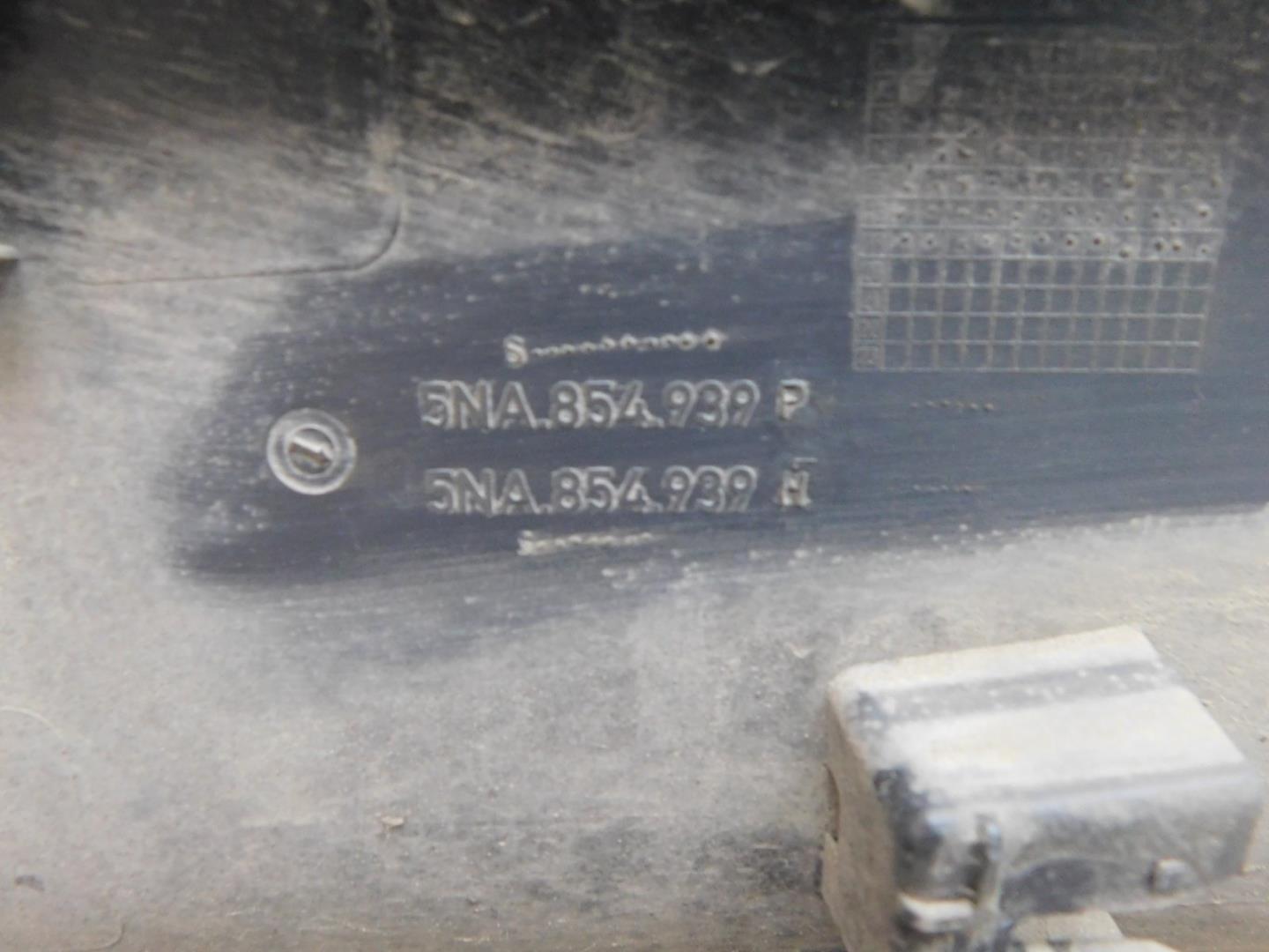 Накладка двери передней левой