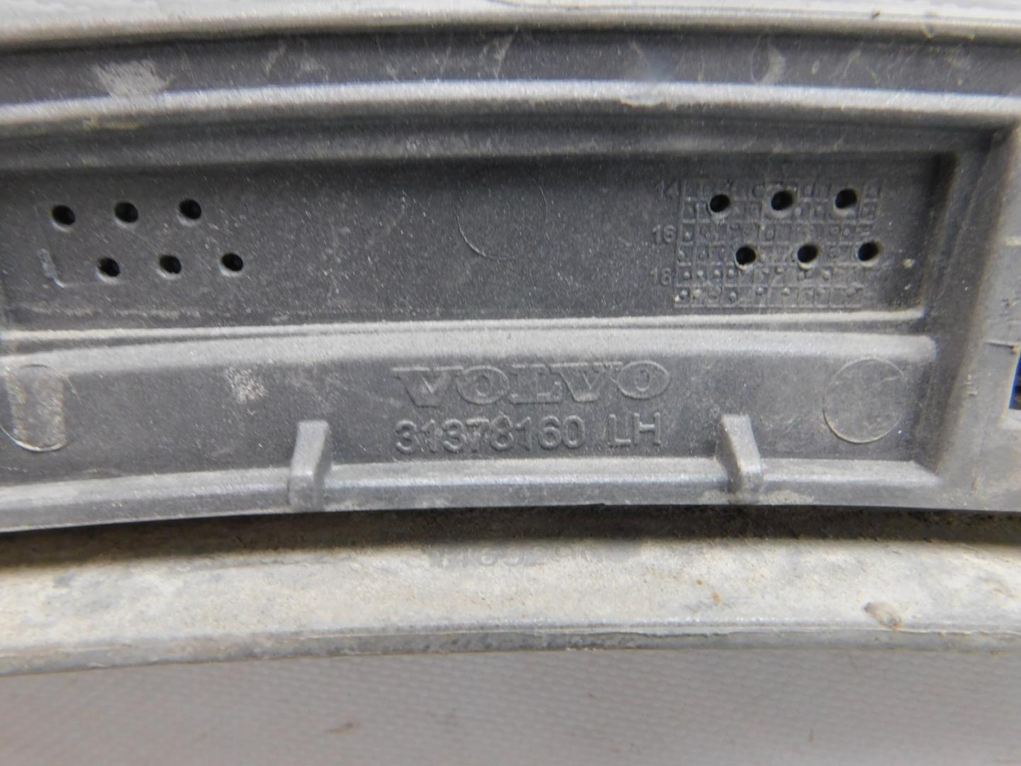 Накладка заднего крыла левого