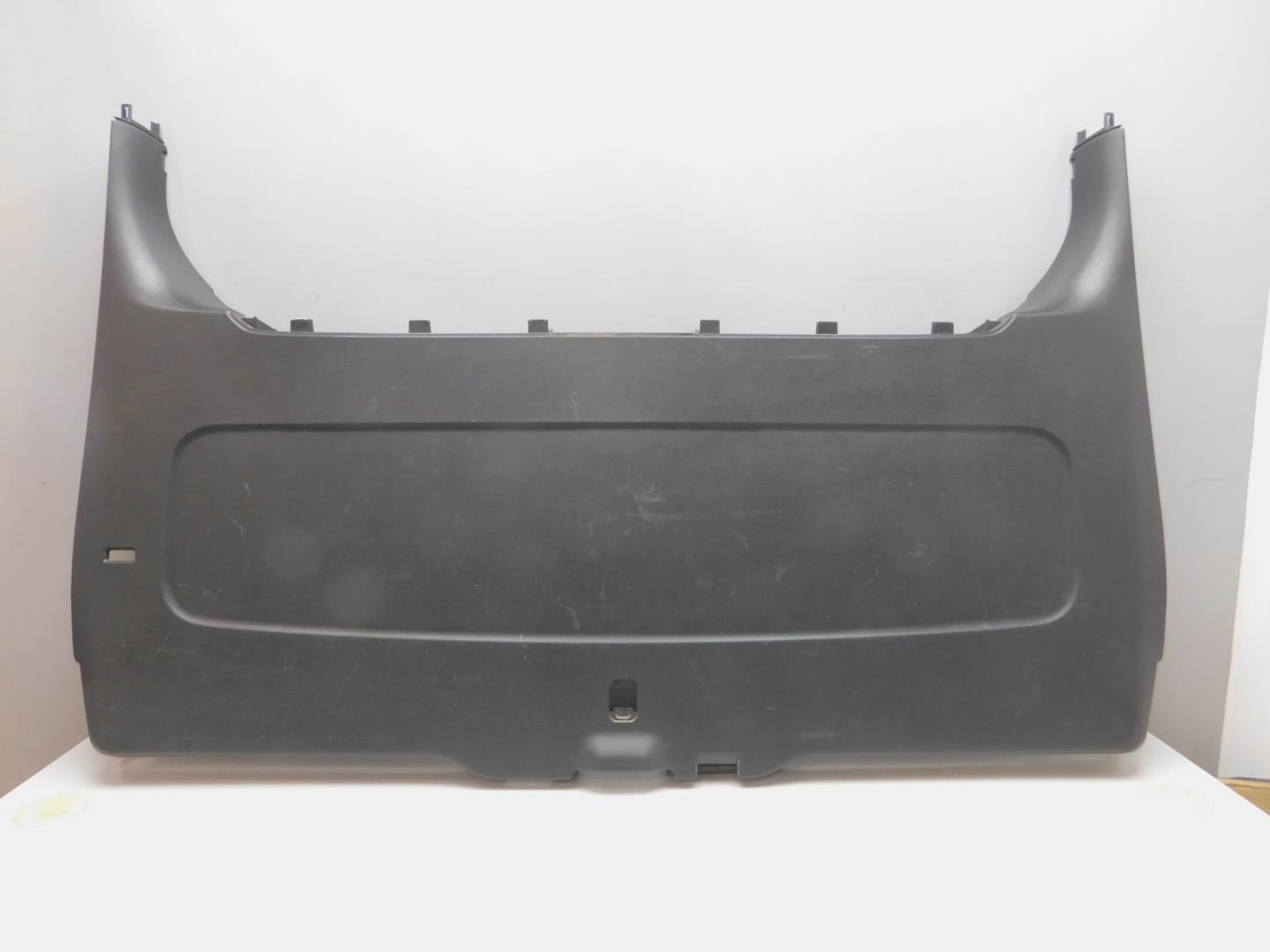 Обшивка двери багажника