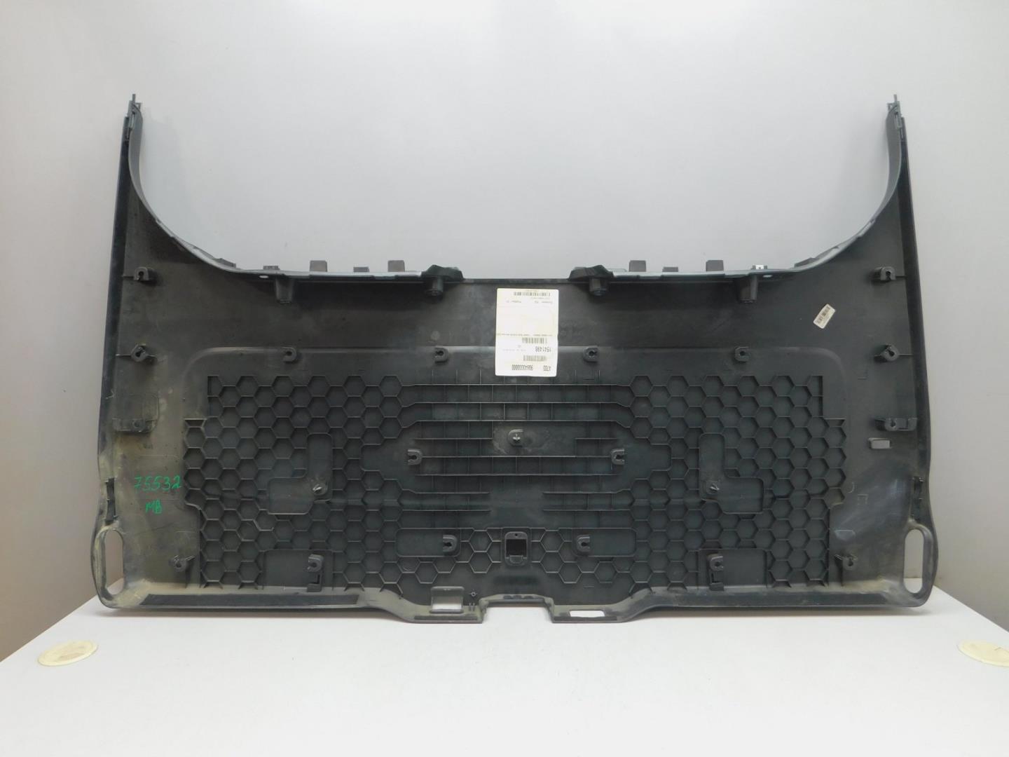 Обшивка двери багажника