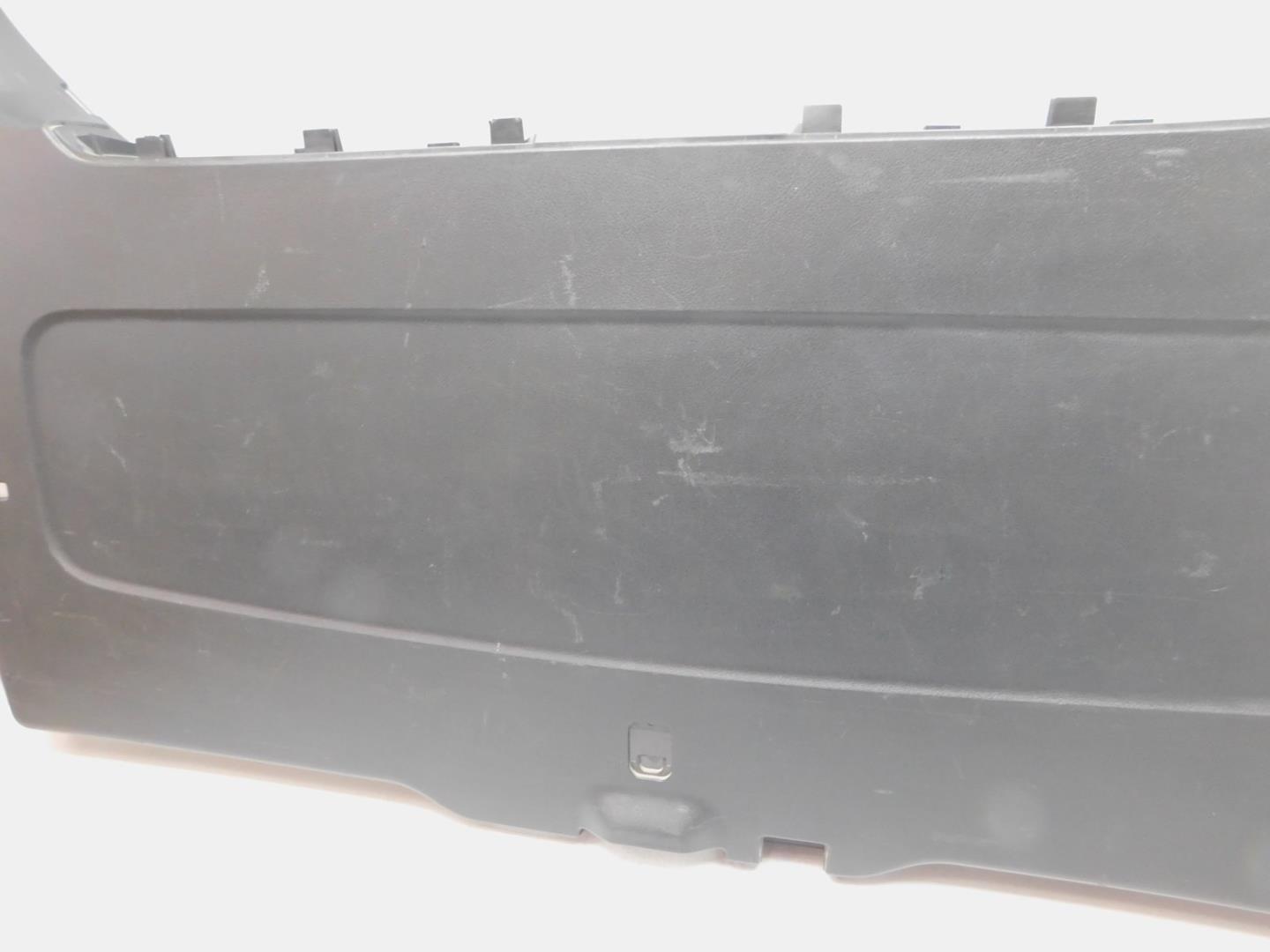 Обшивка двери багажника