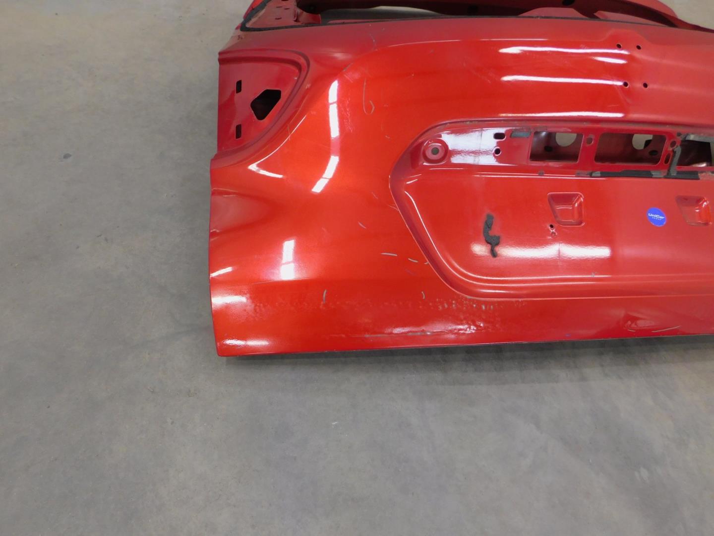 Дверь багажника