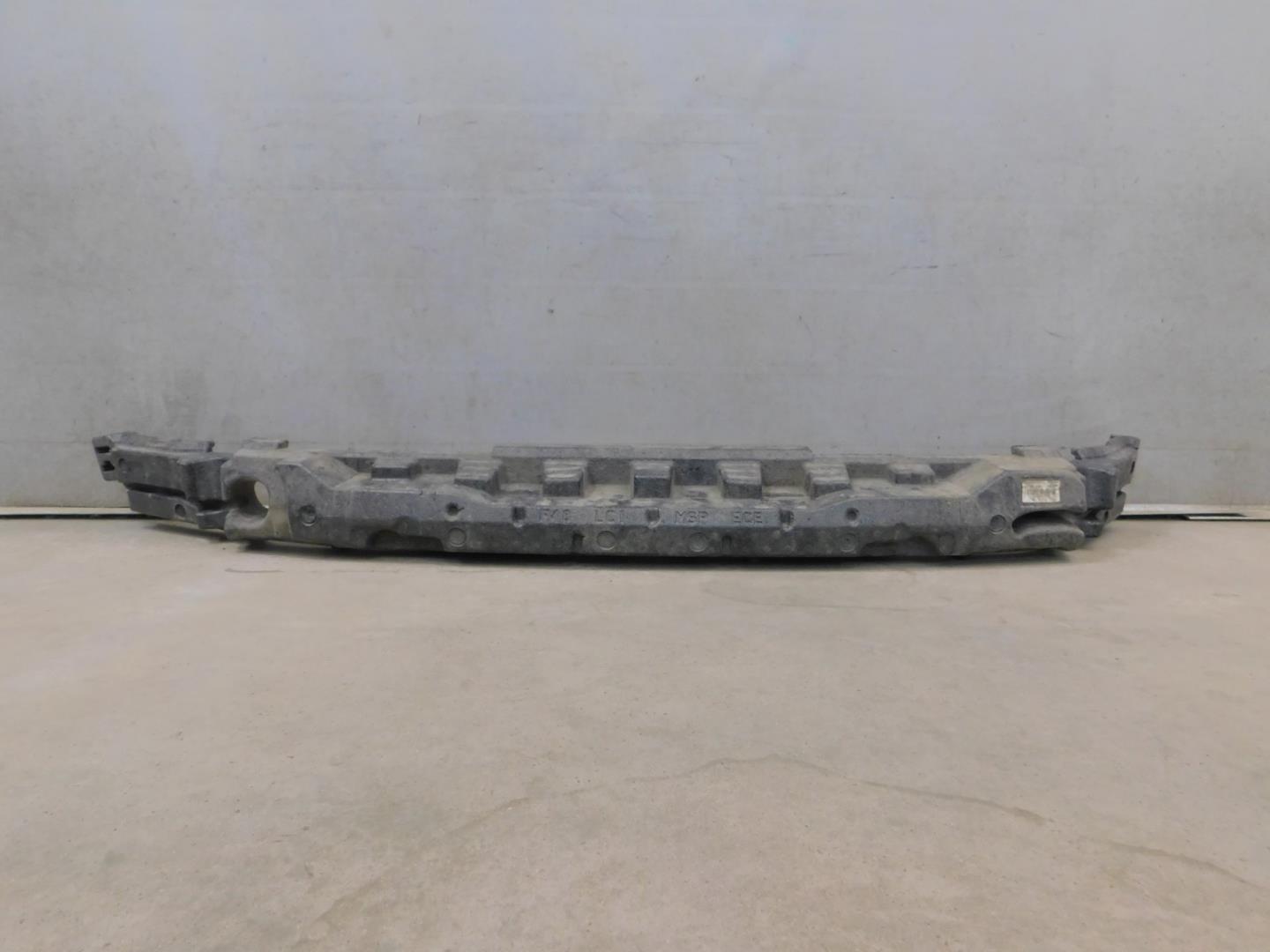 Усилитель переднего бампера