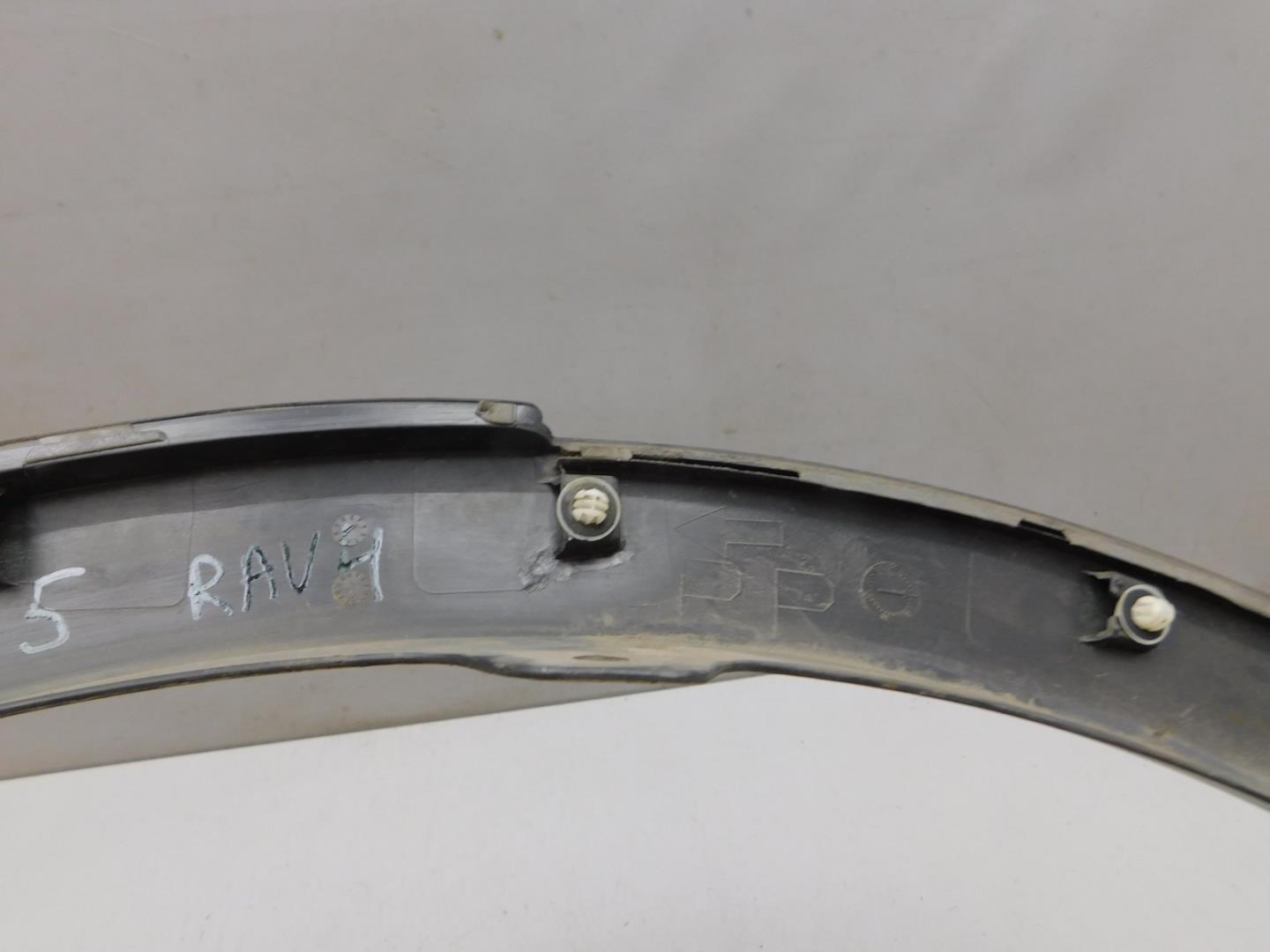 Накладка заднего крыла правого