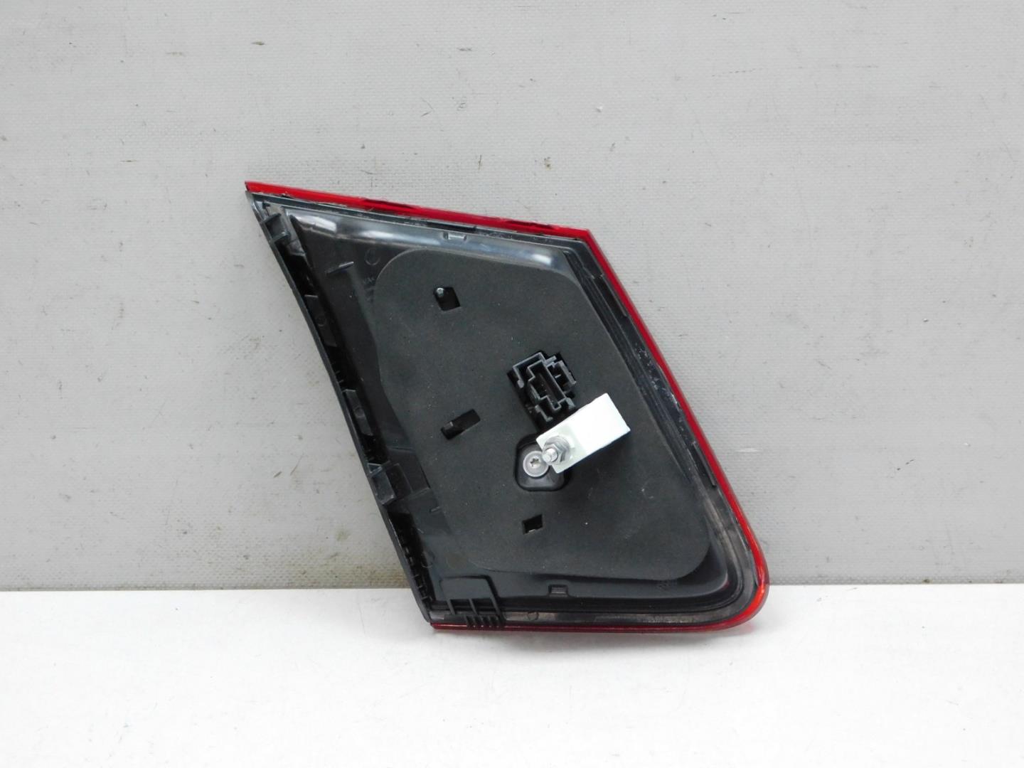 Фонарь задний внутренний правый