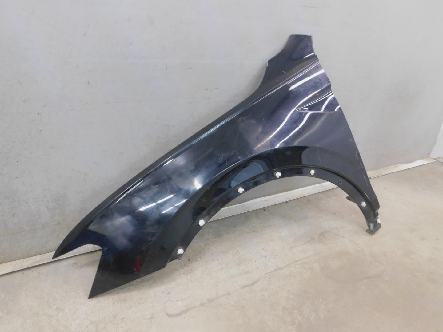 Крыло переднее левое