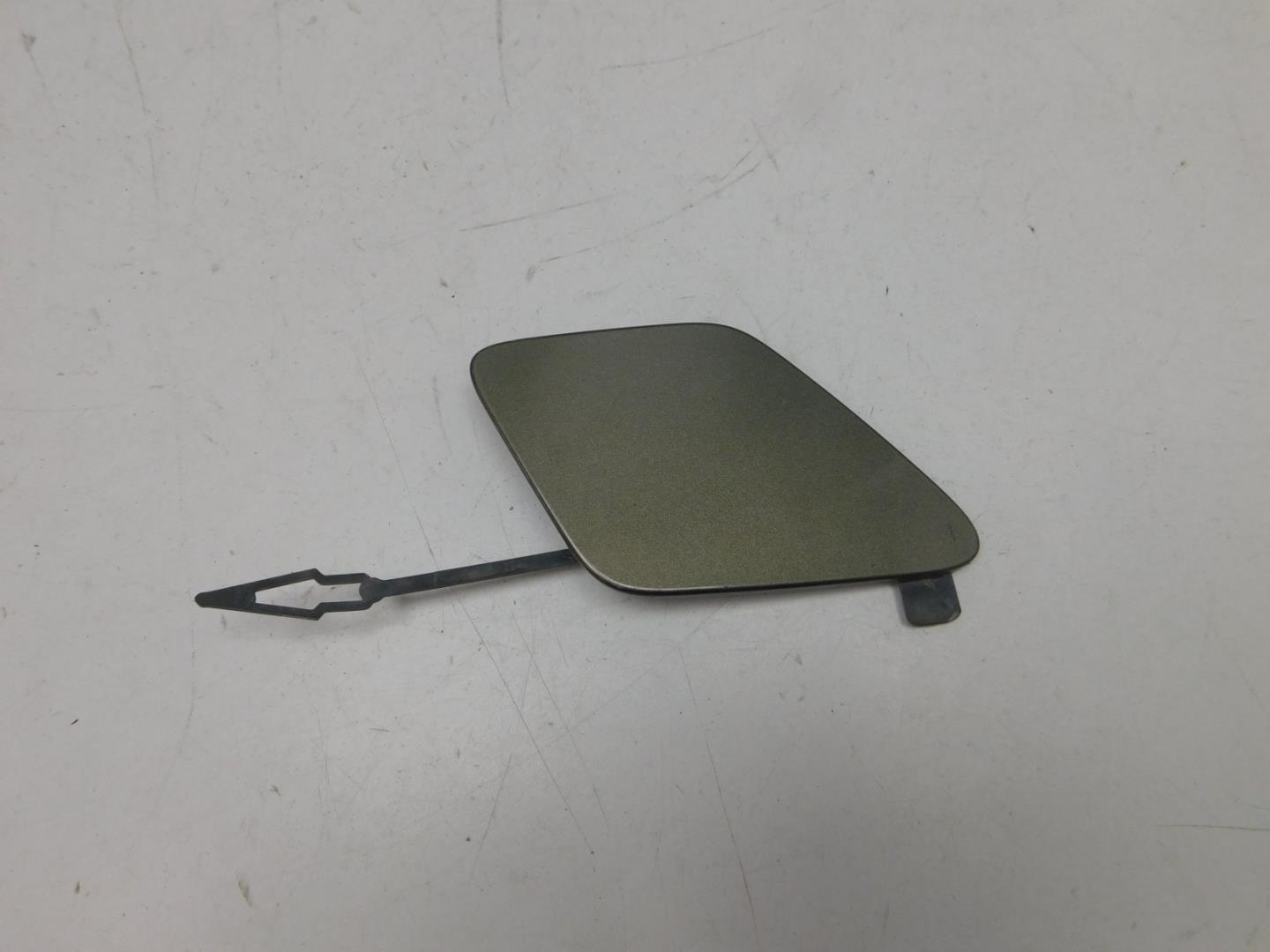 Заглушка буксировочного крюка