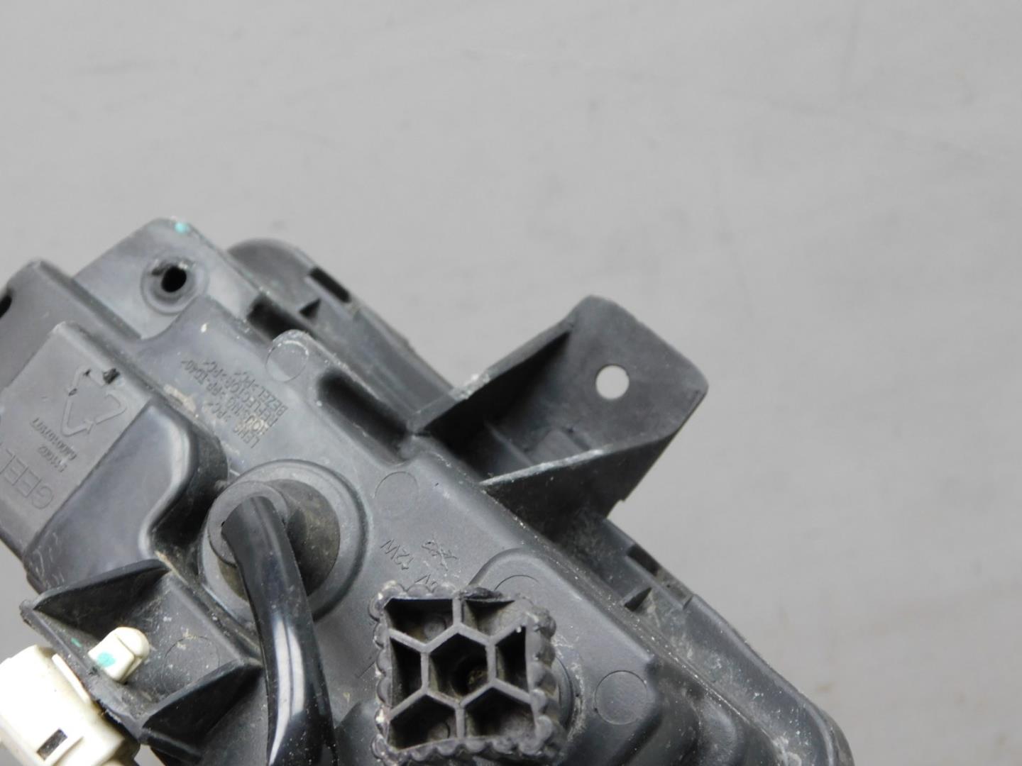 Фара противотуманная левая