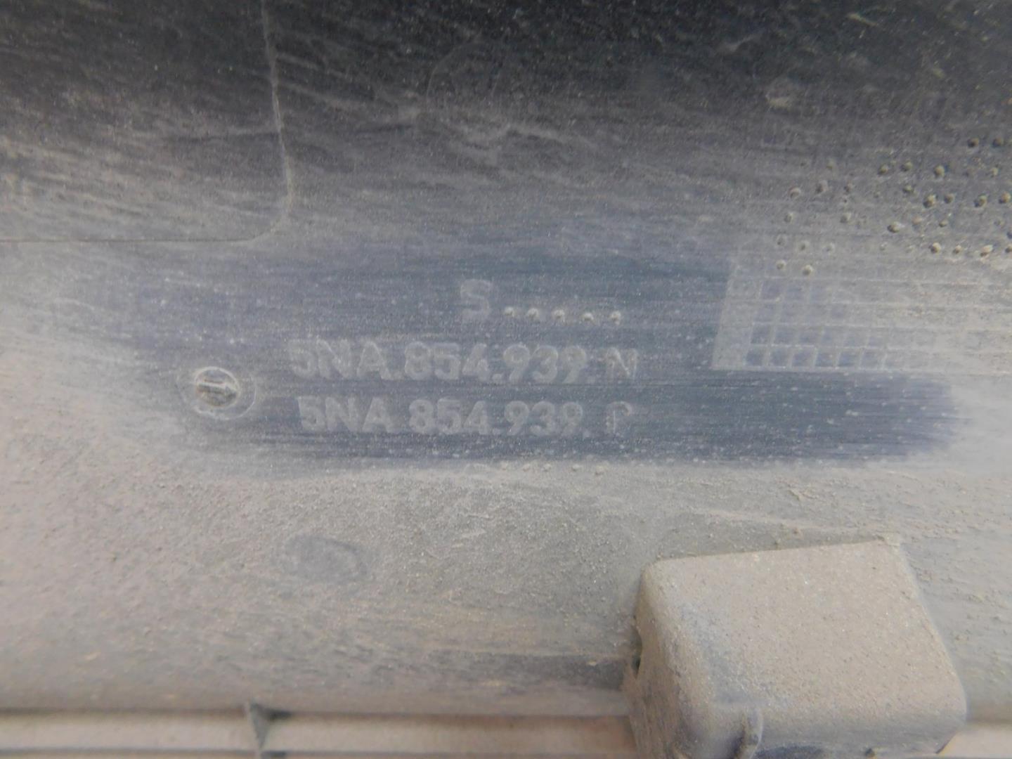 Накладка двери передней левой