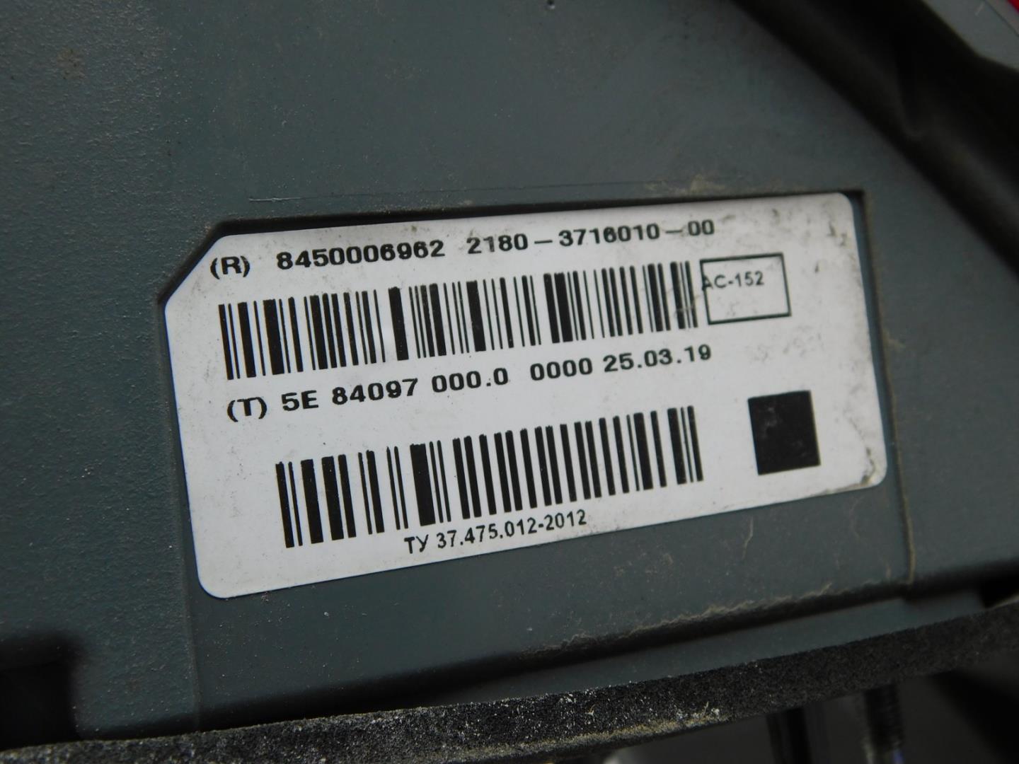 Фонарь задний наружный правый