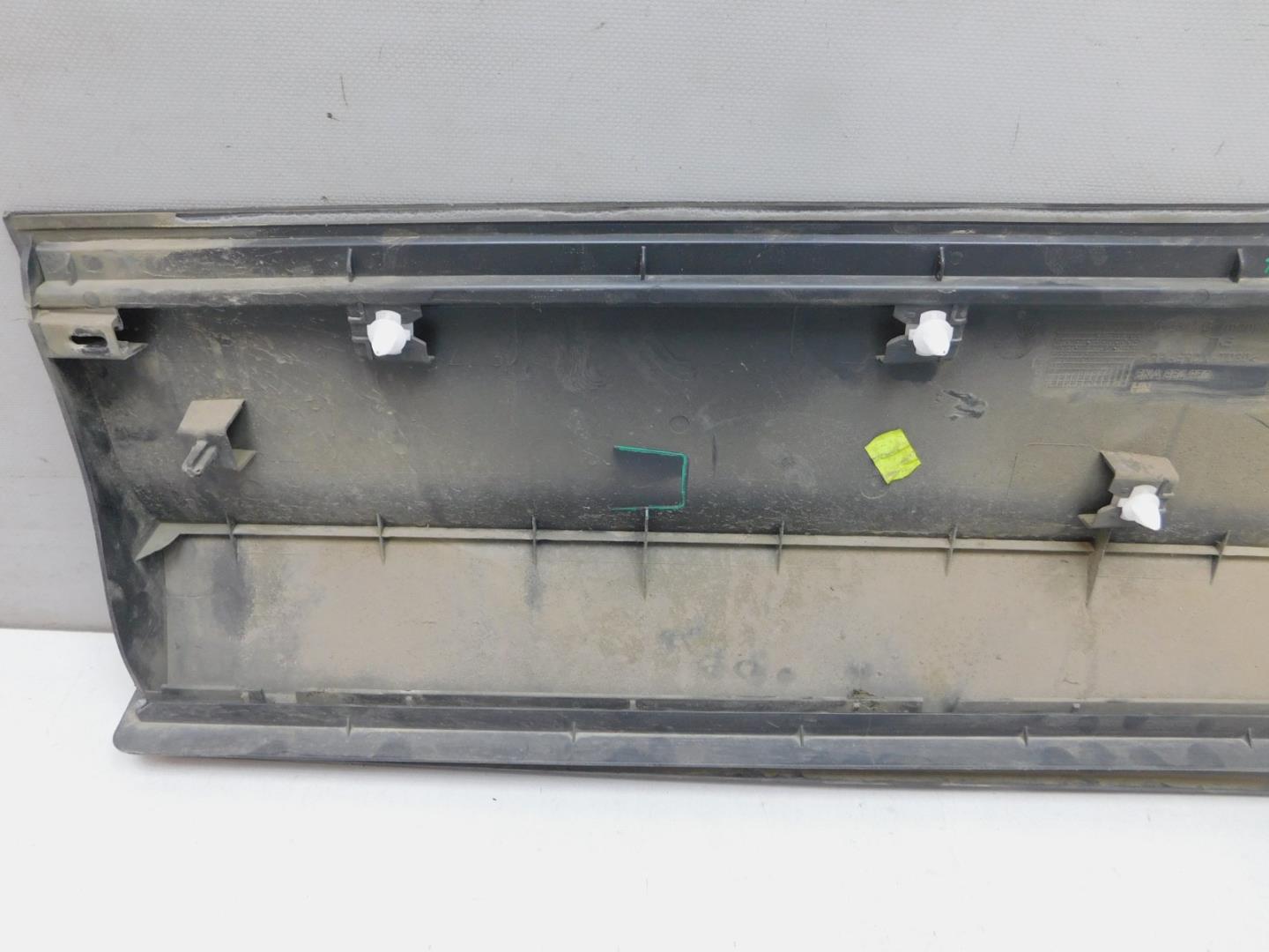 Накладка двери задней правой