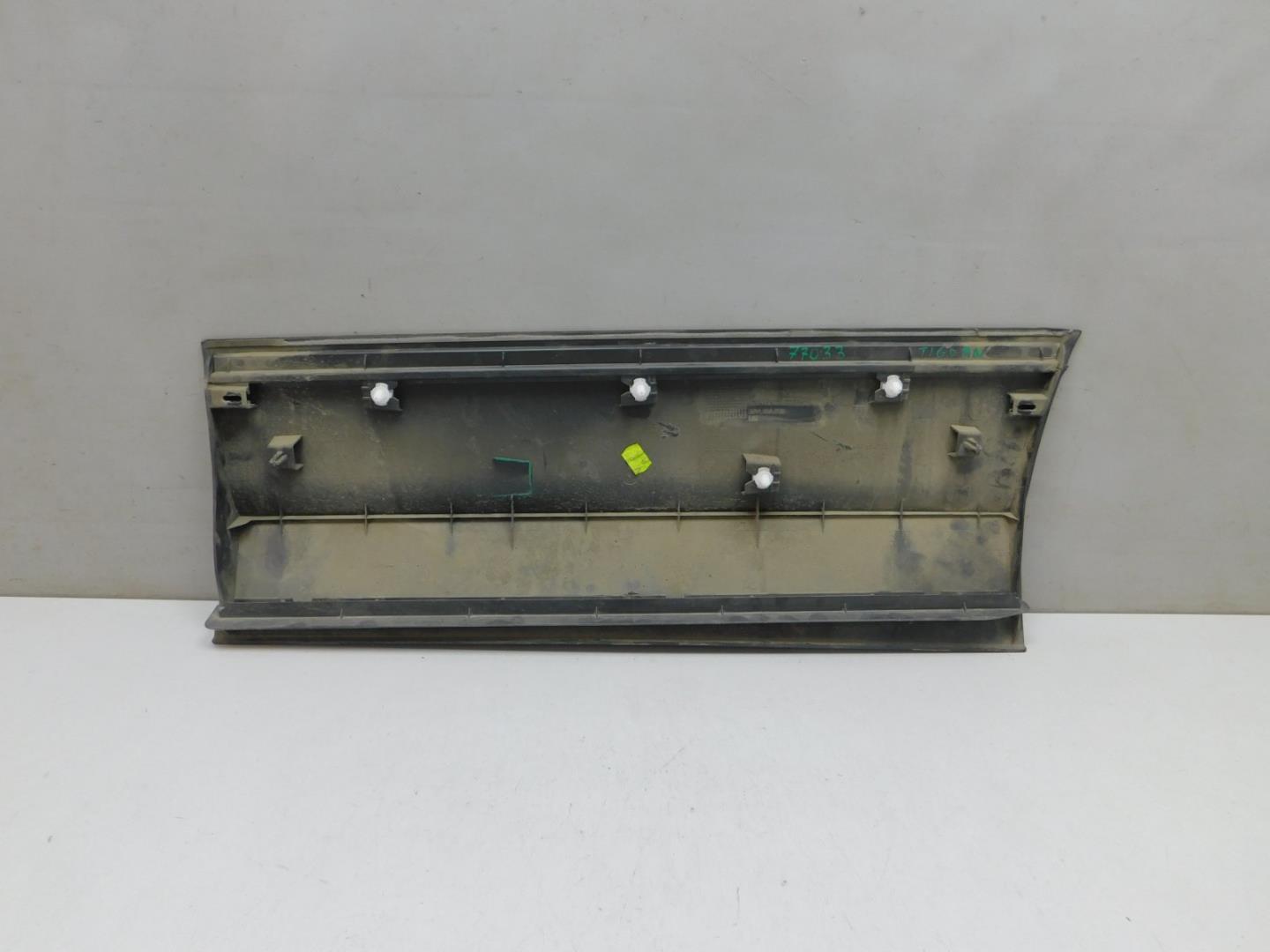 Накладка двери задней правой