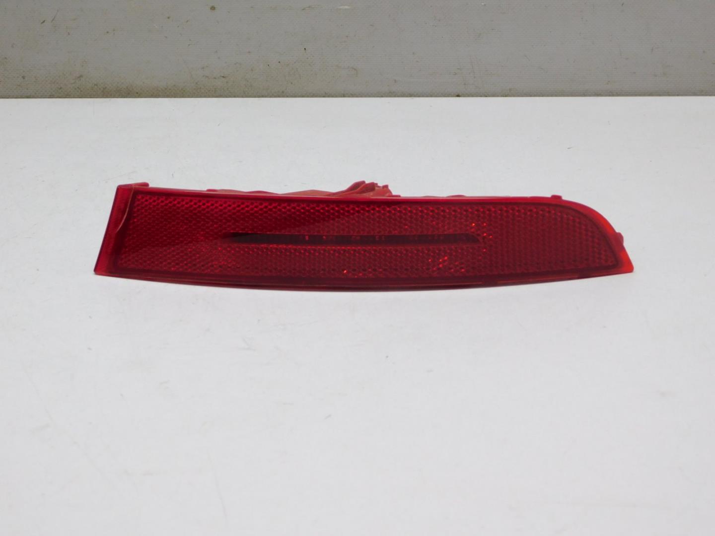 Фонарь задний в бампер правый