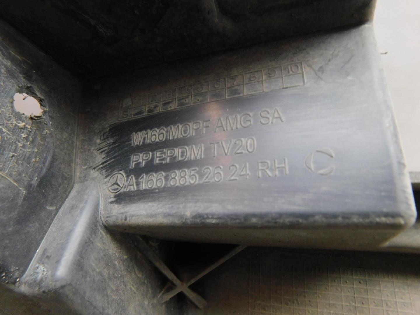 Кронштейн переднего бампера