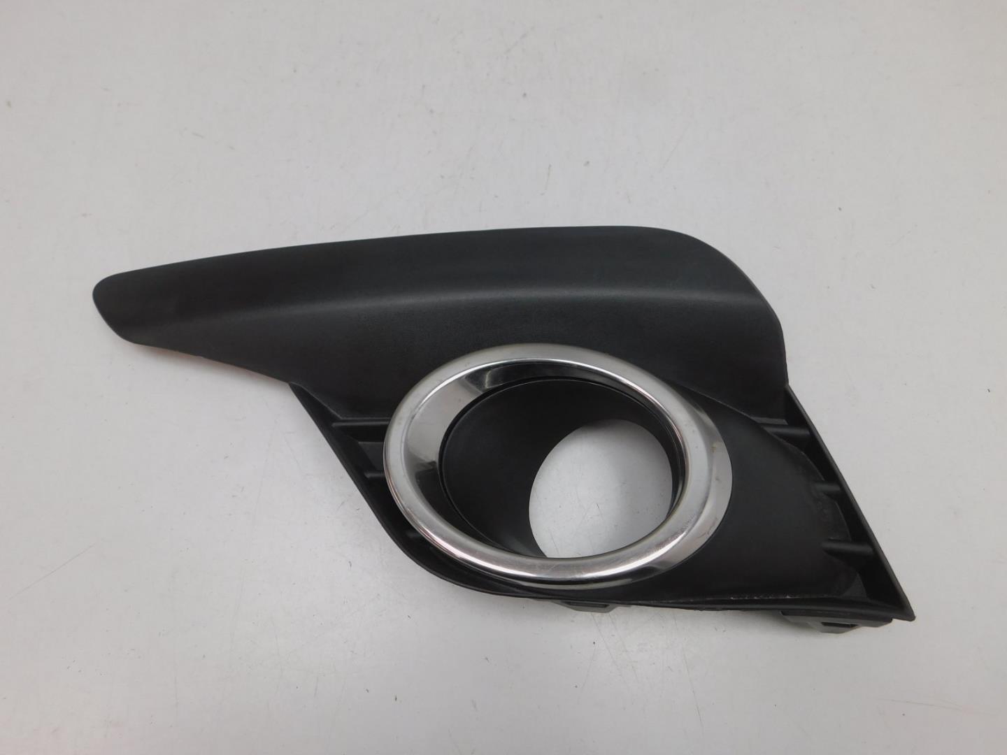 Решетка в бампер левая