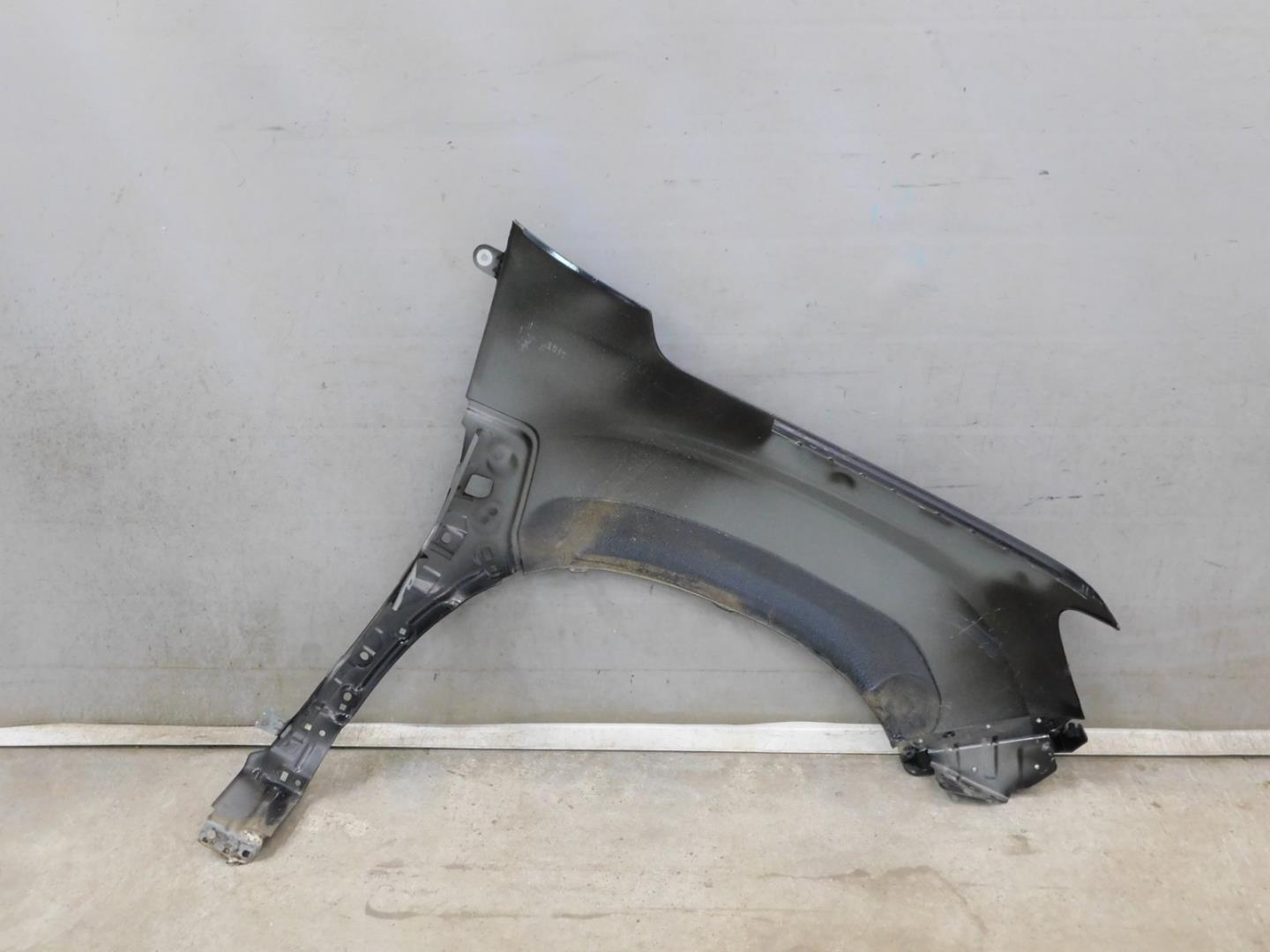 Крыло переднее левое