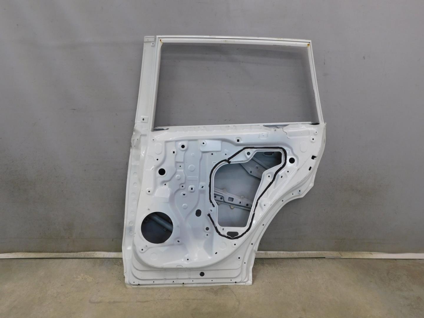 Дверь задняя правая