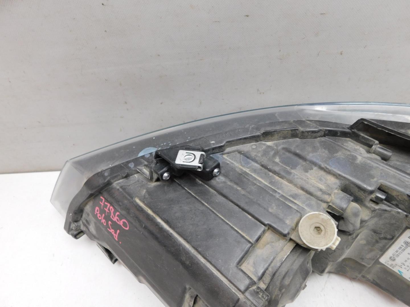 Фара правая