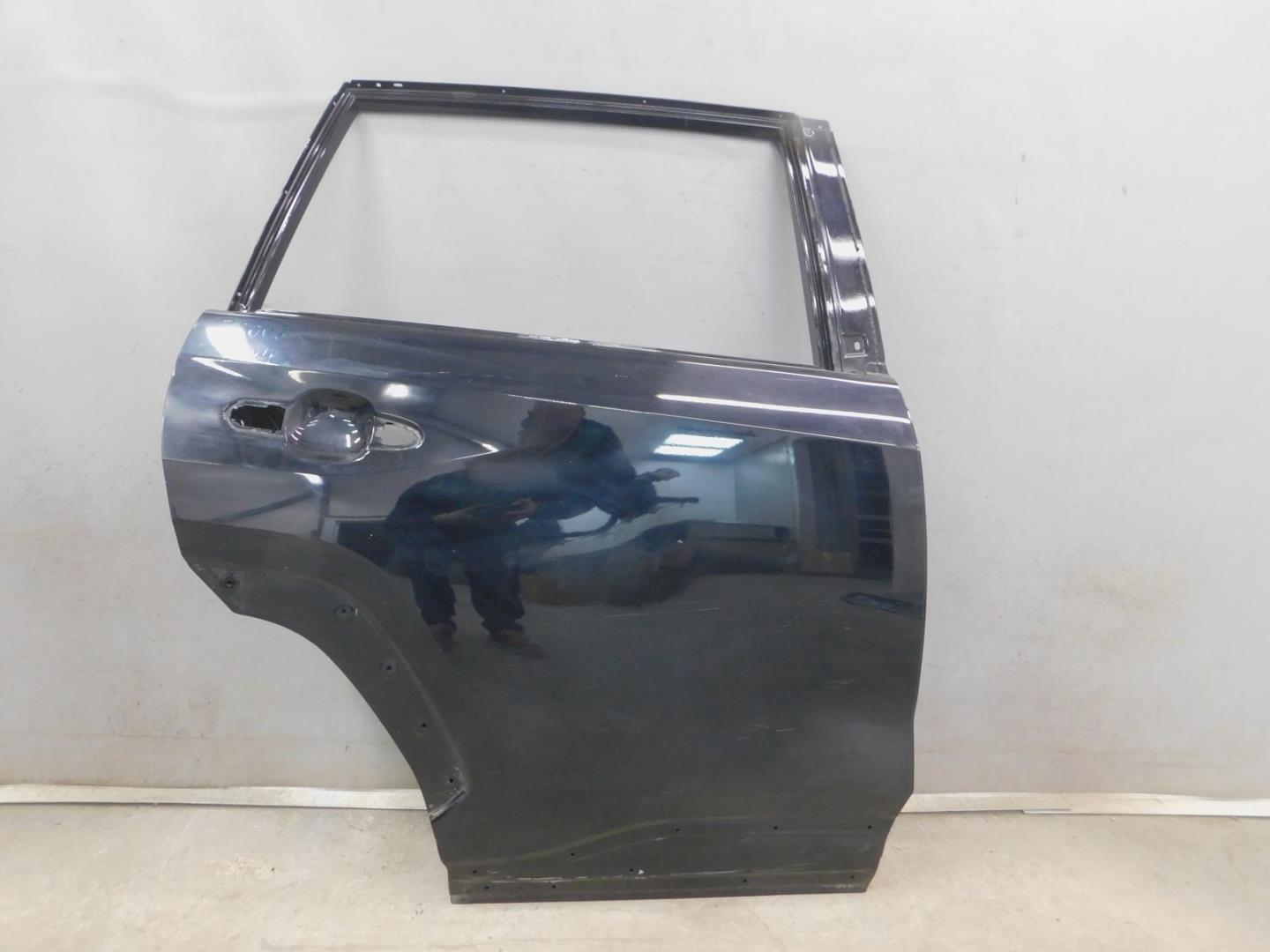 Дверь задняя правая