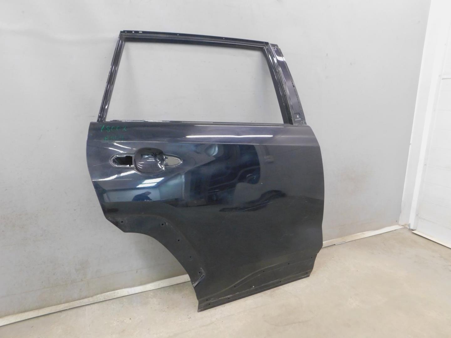 Дверь задняя правая
