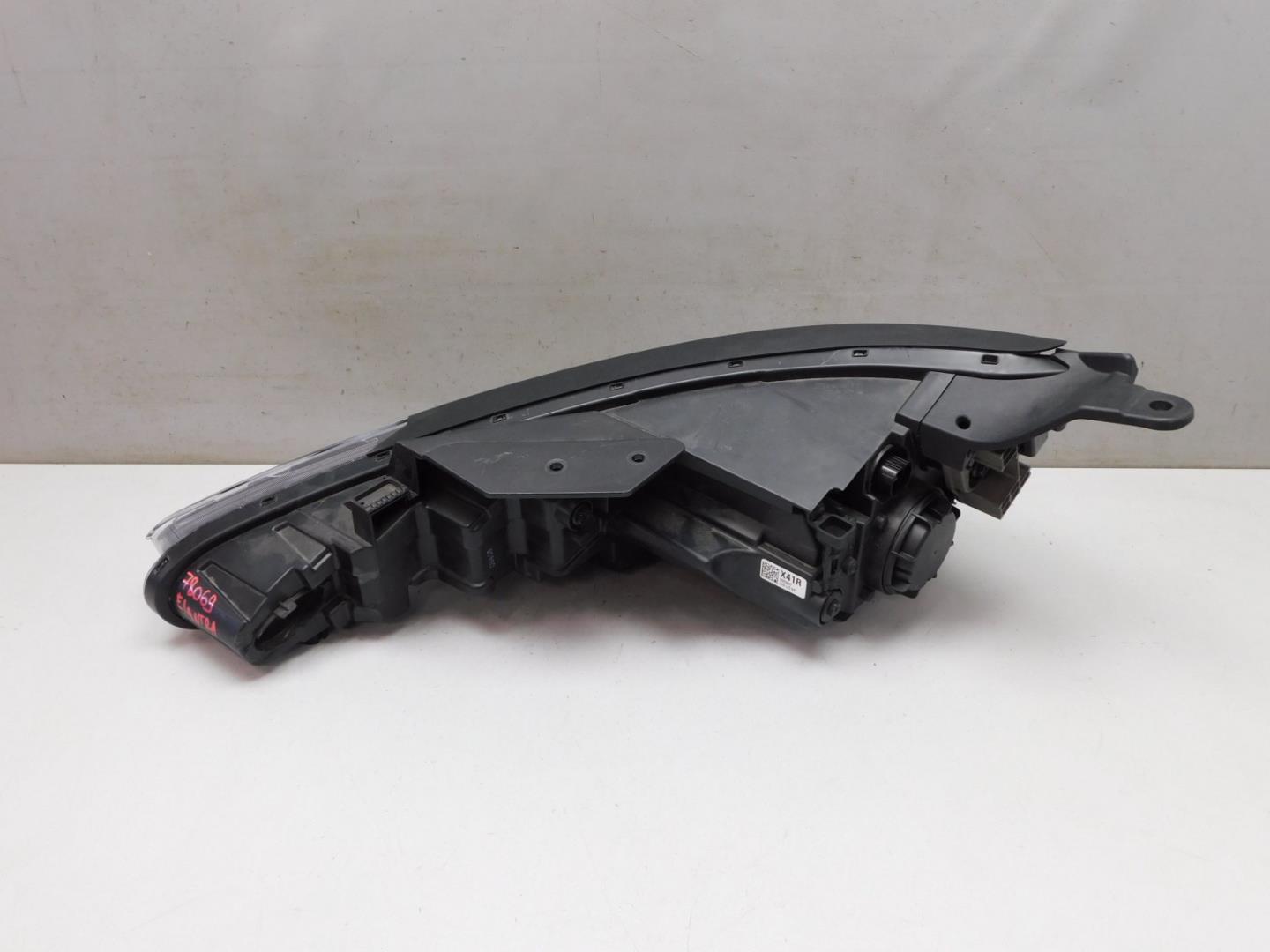 Фара правая