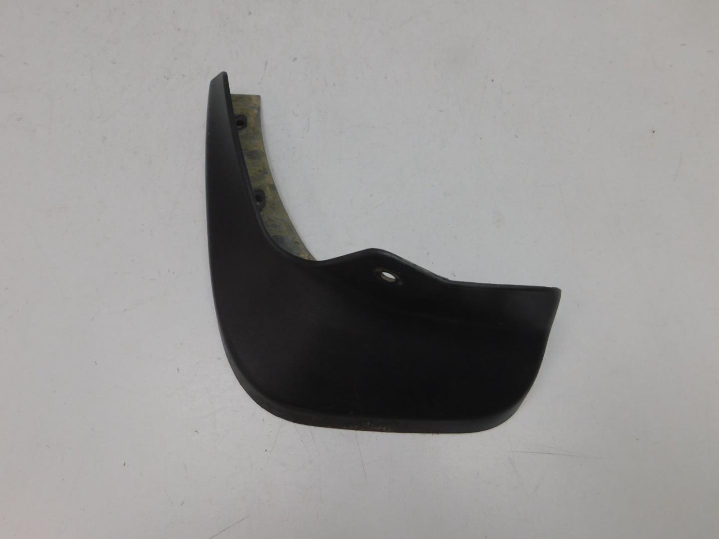 Брызговик задний левый