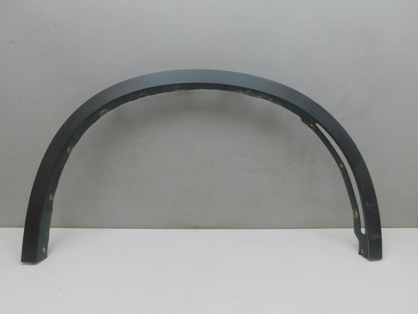 Накладка переднего крыла правого