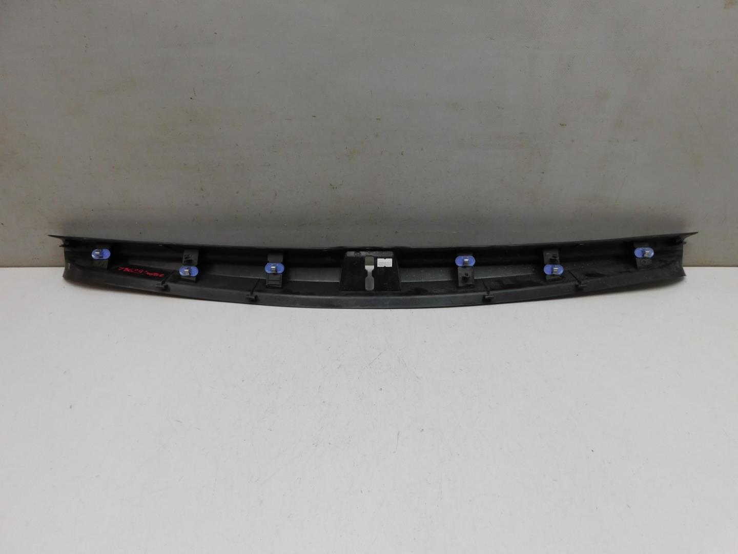 Обшивка багажника