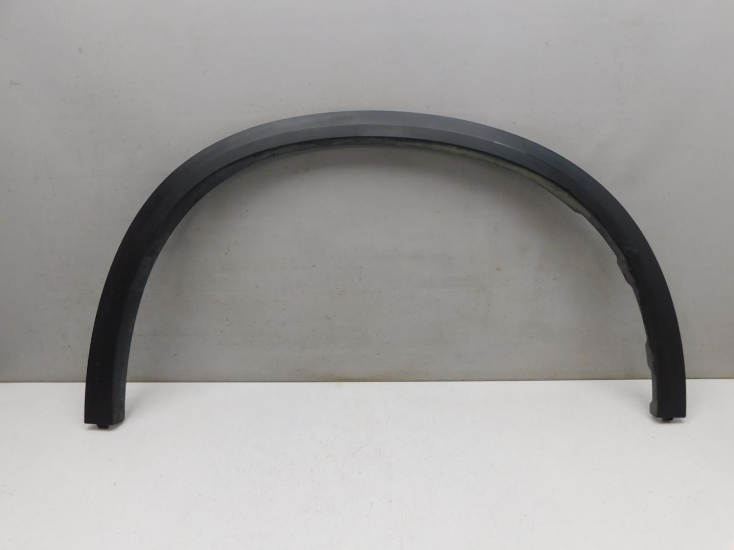 Накладка переднего крыла правого